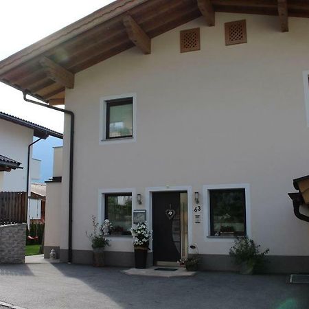 Apart Melanie Zell am Ziller Buitenkant foto