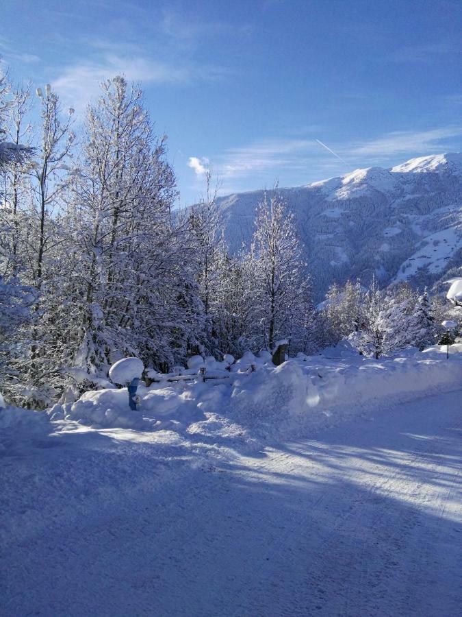 Apart Melanie Zell am Ziller Buitenkant foto