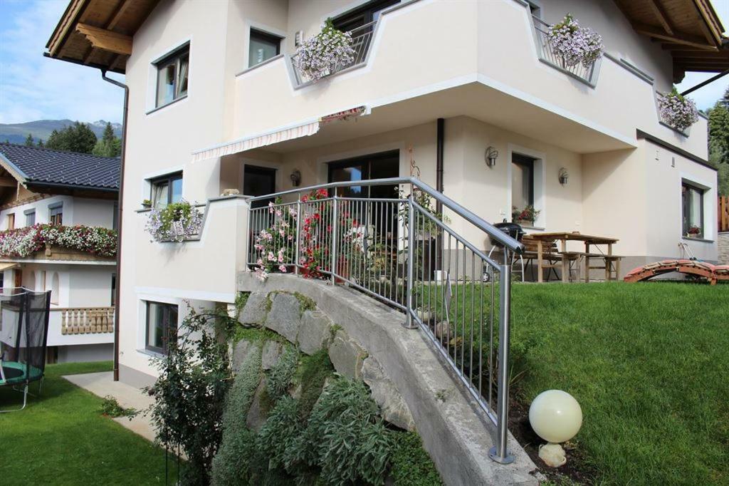 Apart Melanie Zell am Ziller Buitenkant foto