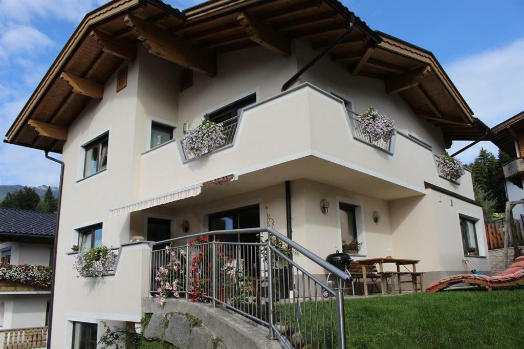 Apart Melanie Zell am Ziller Buitenkant foto